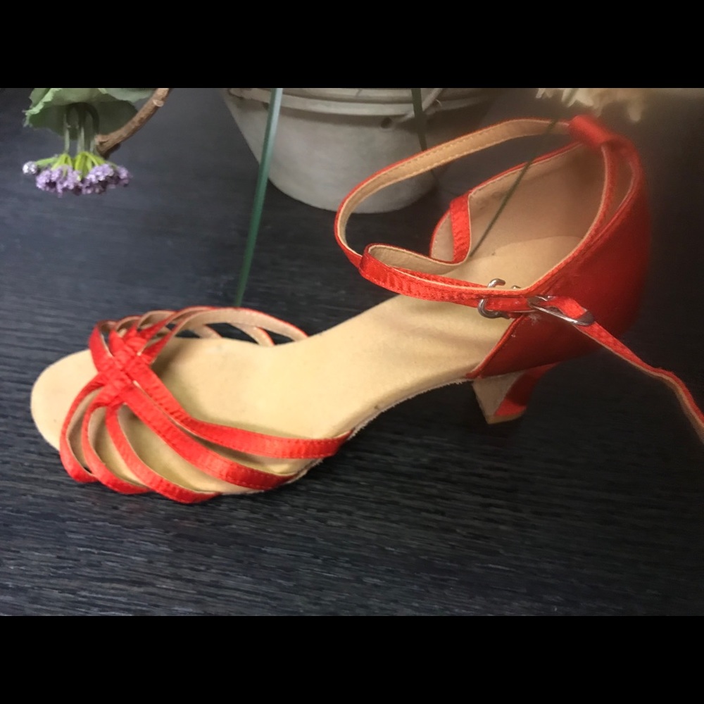Red satin shoes sandal  suede leather sole